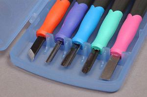 缶バッチの裏面はピンだけではない